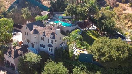 Kerry Washington sold her White mansion in Hollywood Hills for $3 million.
